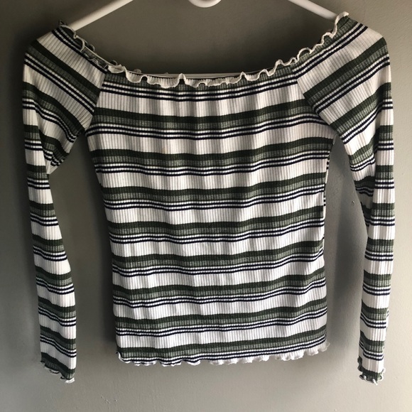 Charlotte Russe off the shoulder top - Picture 2 of 3